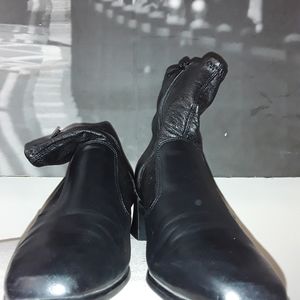 Black calf leather Munro American ankle boots